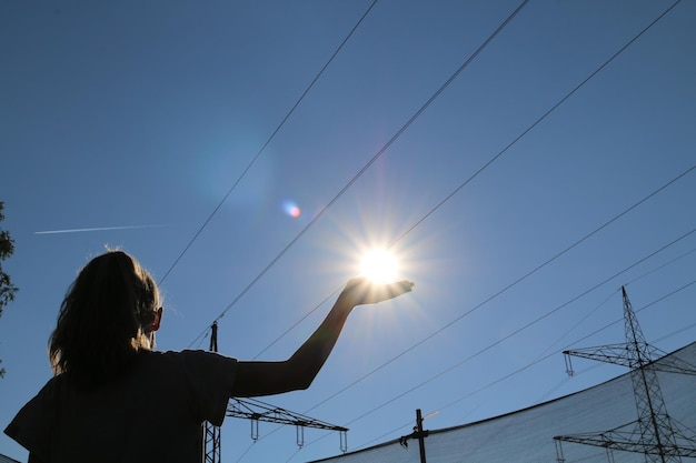 Converting Sunlight into Electricity 